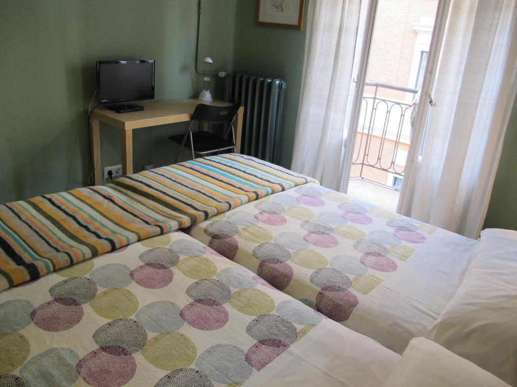 Pension Blanca B&B Леон Экстерьер фото