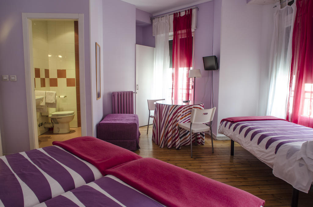 Pension Blanca B&B Леон Номер фото